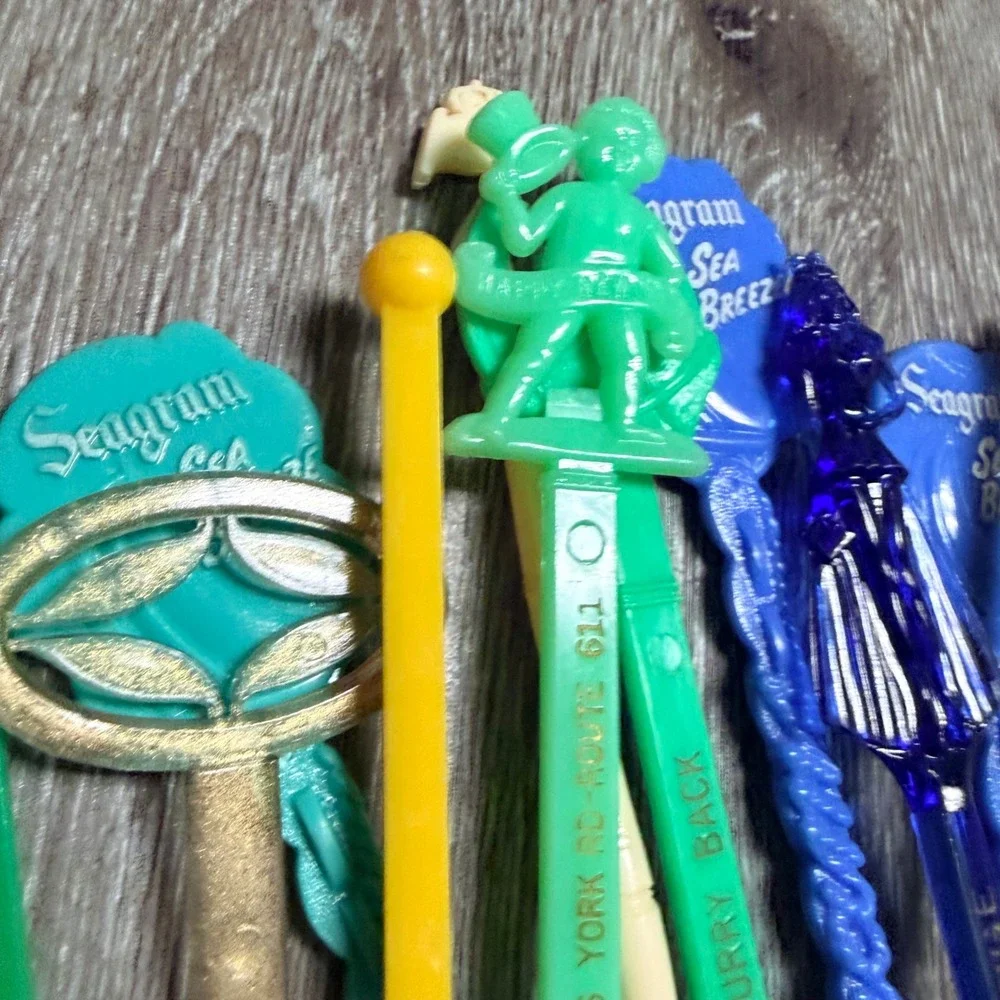 Vintage Swizzle Stick Lot Seagrams Sheraton White Horse Advertising 20 Stirrers